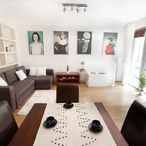 cosy-and-bright-apartment-in-the-center-old-town.warsawhotelspoland.com/